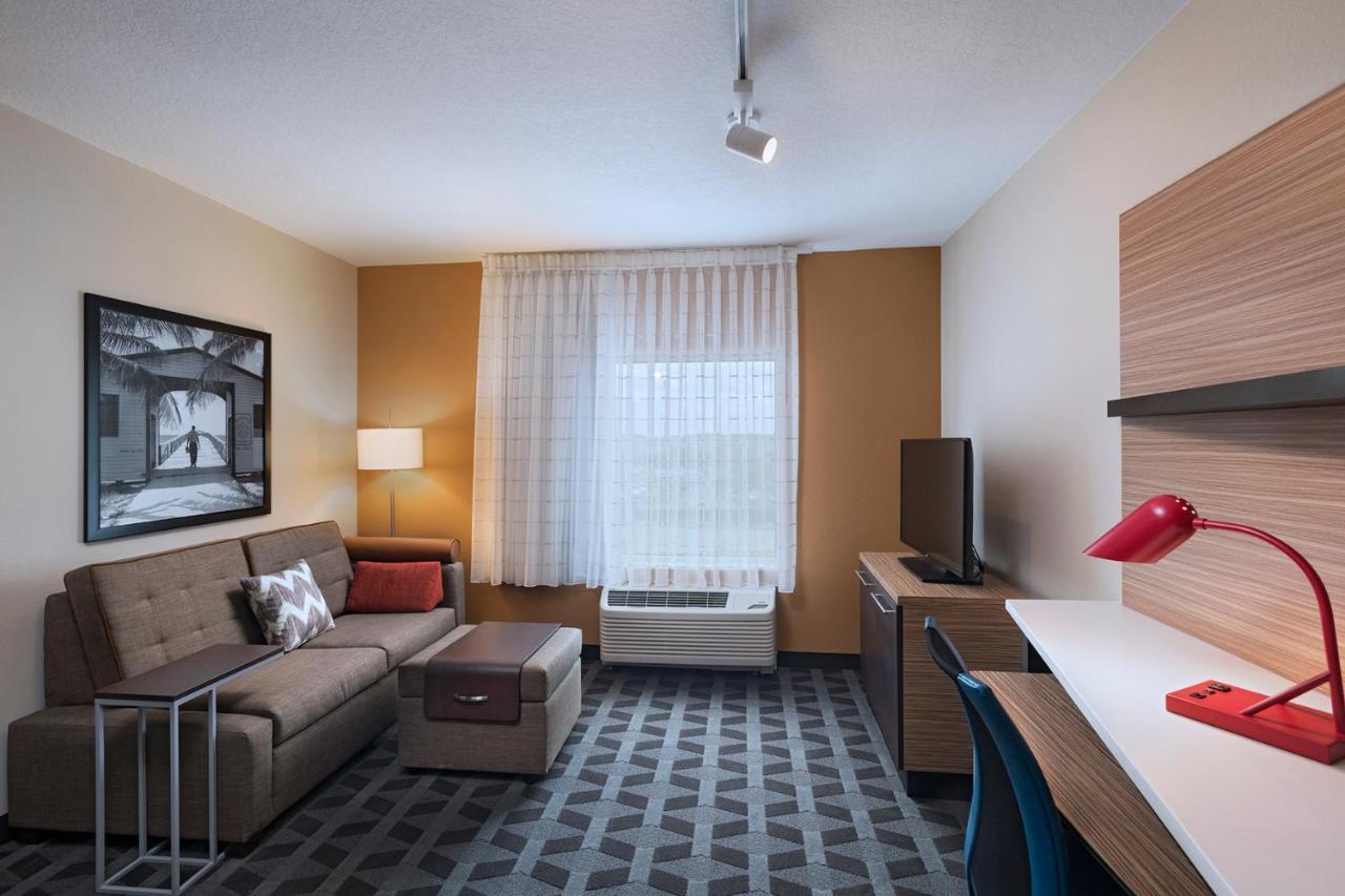 Towneplace Suites By Marriott Naples Vineyards Exterior photo