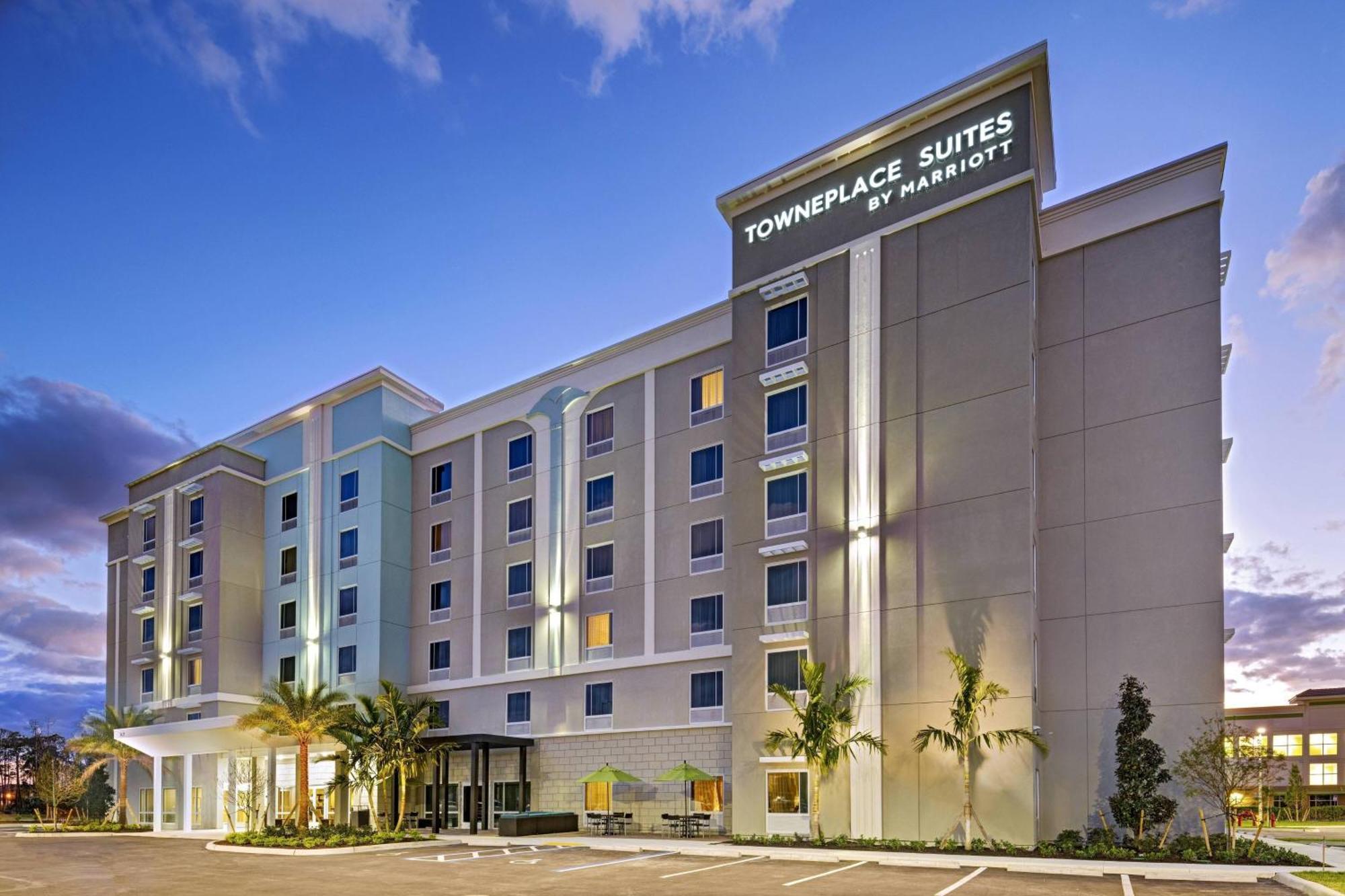 Towneplace Suites By Marriott Naples Vineyards Exterior photo